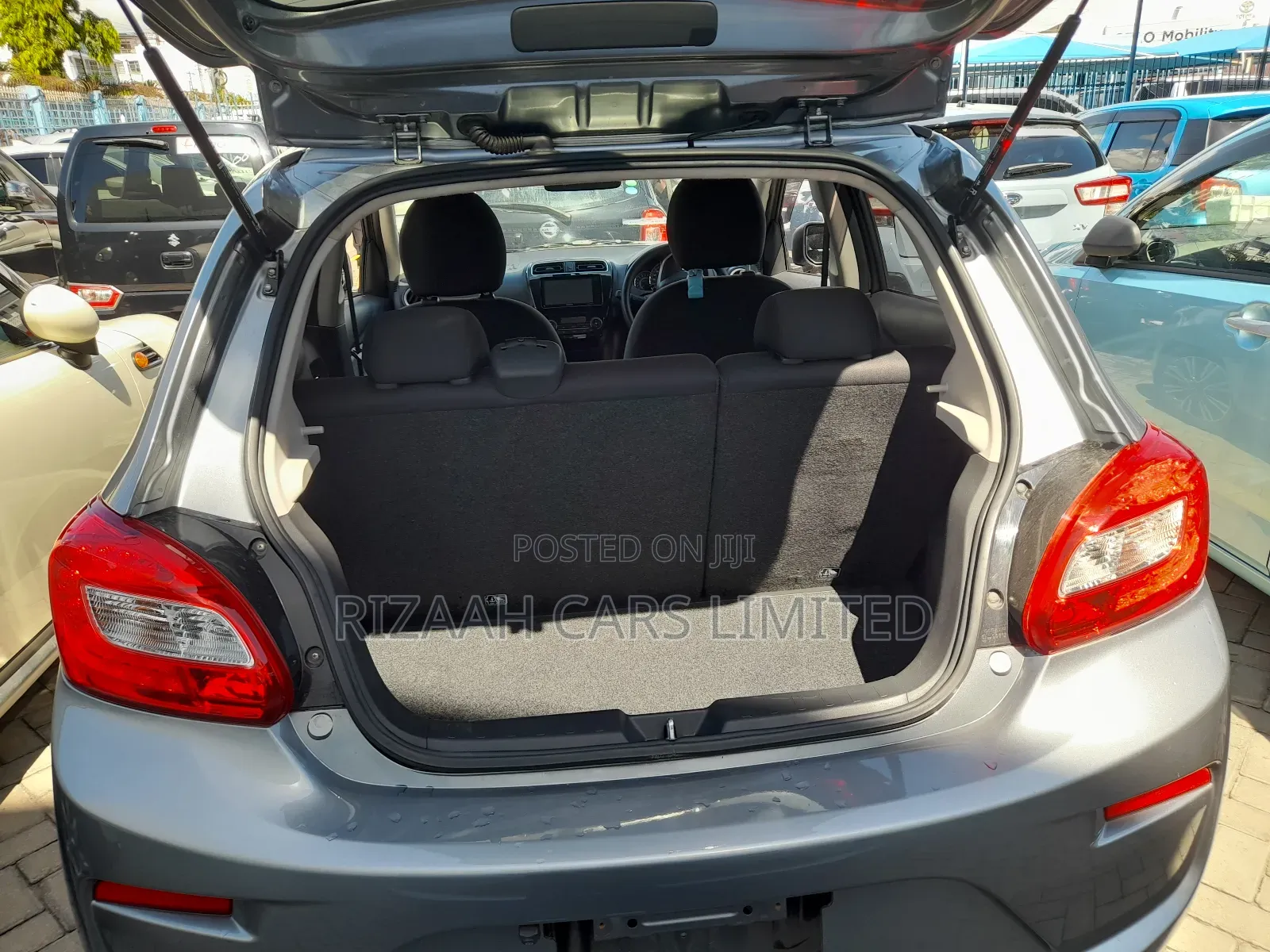 Mitsubishi Mirage ES 2019 Gray