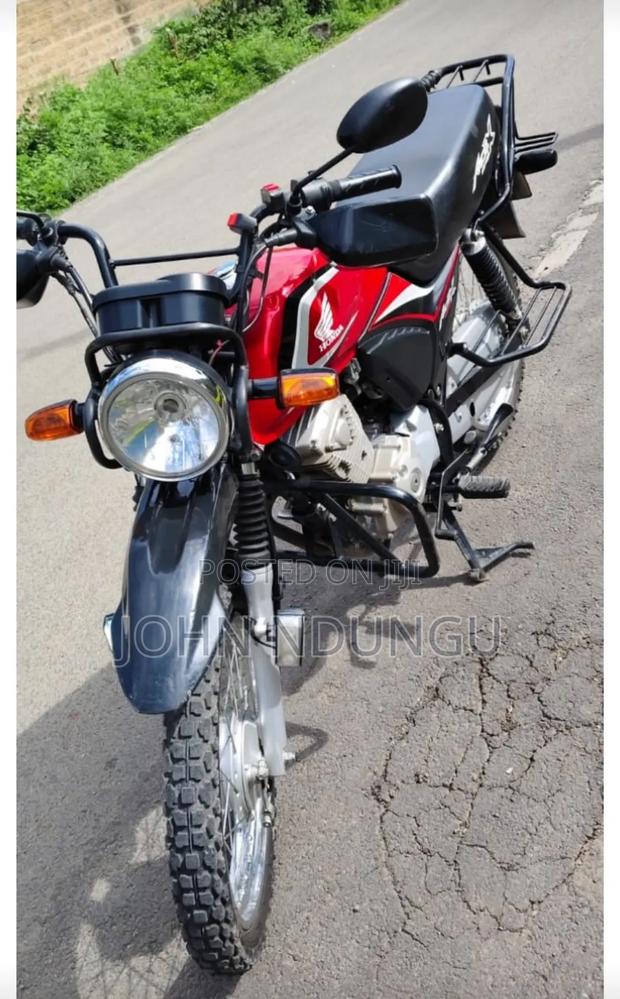 Honda XL 125 2025 Red