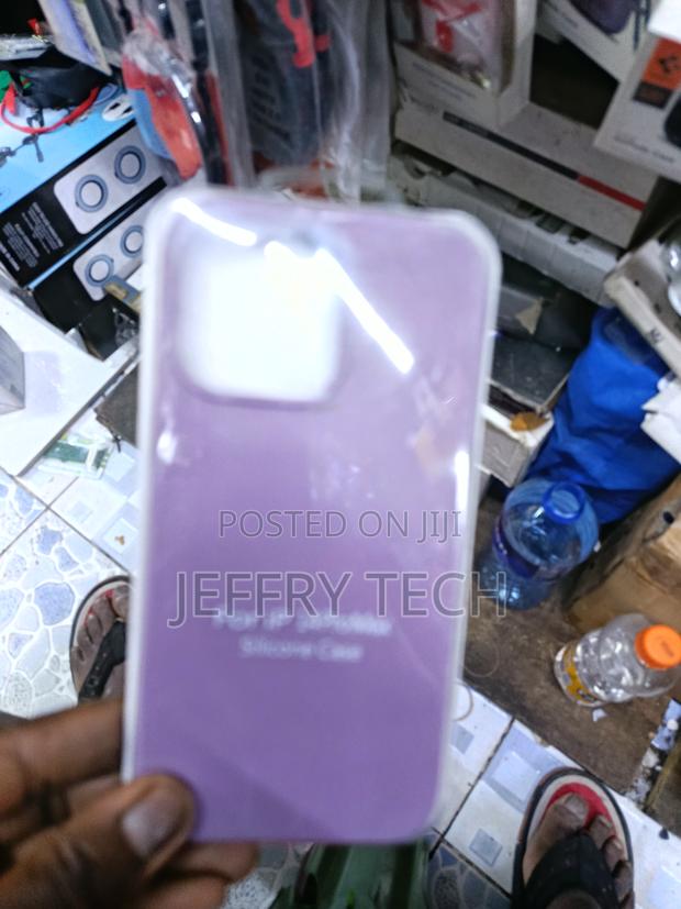Vooii iPhone 14 Pro Max Liquid Silicone Case With Cloth Lining -Purple