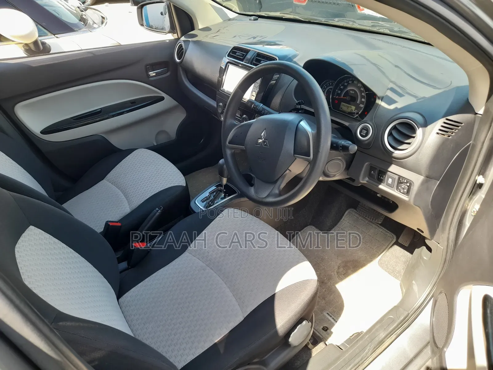 Mitsubishi Mirage ES 2019 Gray