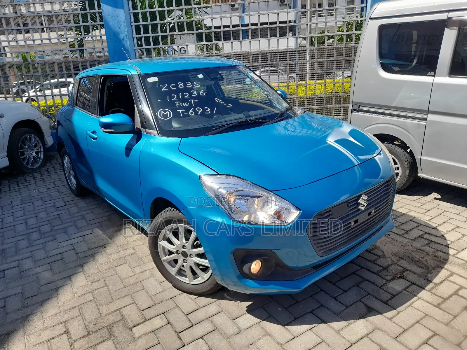 Suzuki Swift 2018 Blue