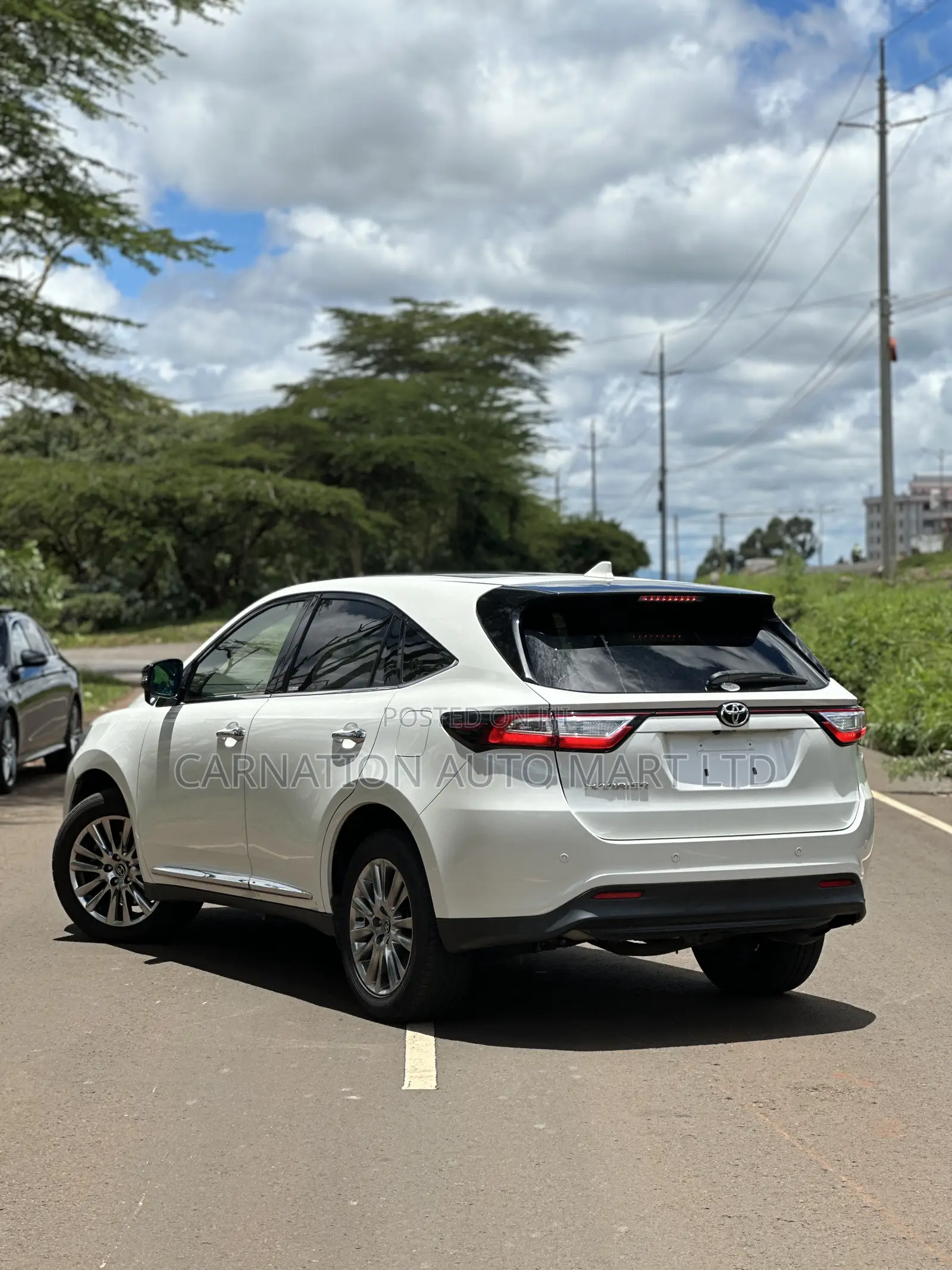 Toyota Harrier 2.0 2018 White