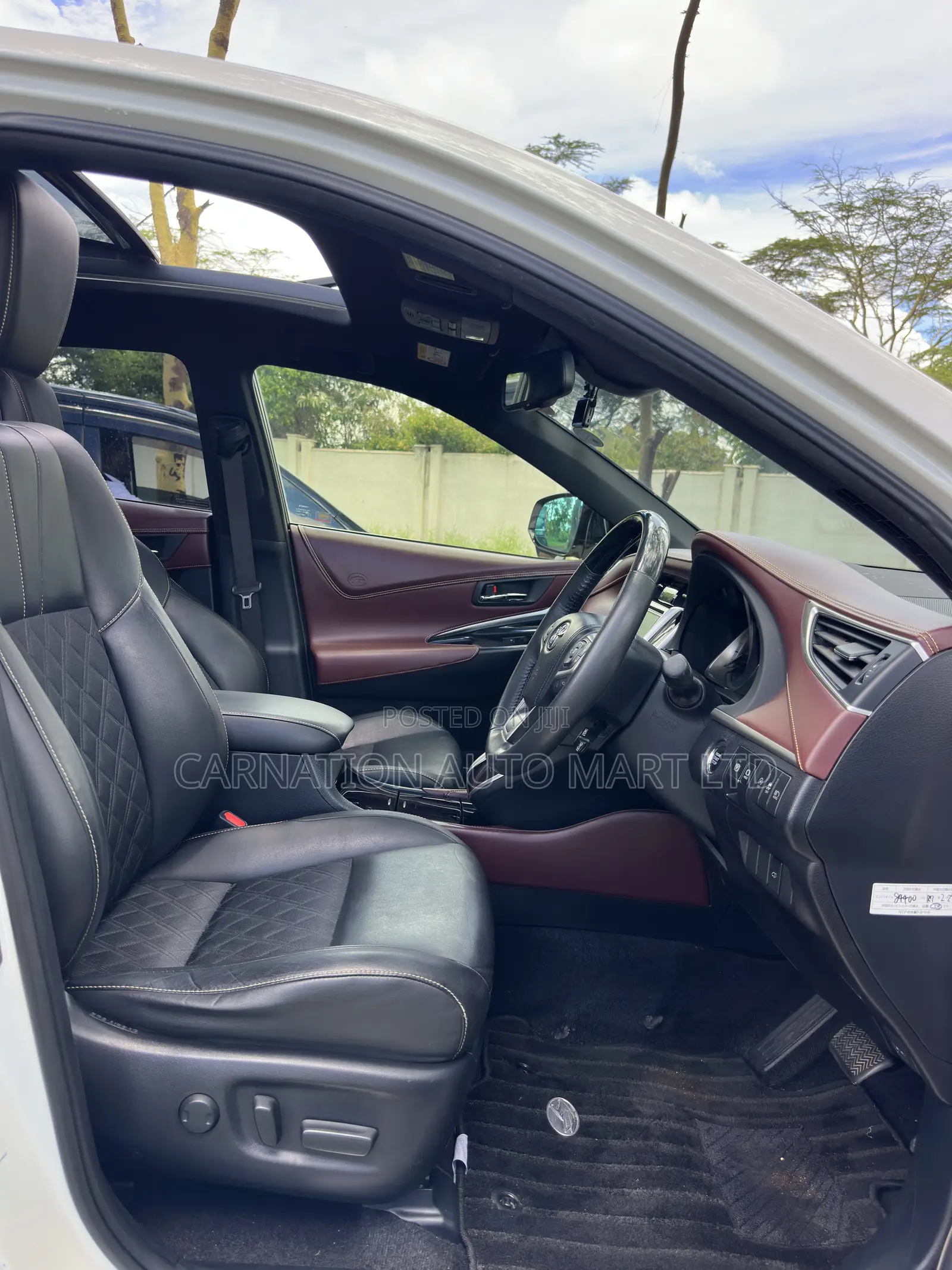 Toyota Harrier 2.0 2018 White