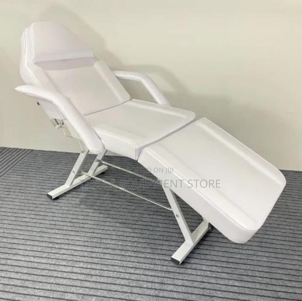 Imported Massage Adjustable Bed /Rashes/Facial/Tattoo Bed
