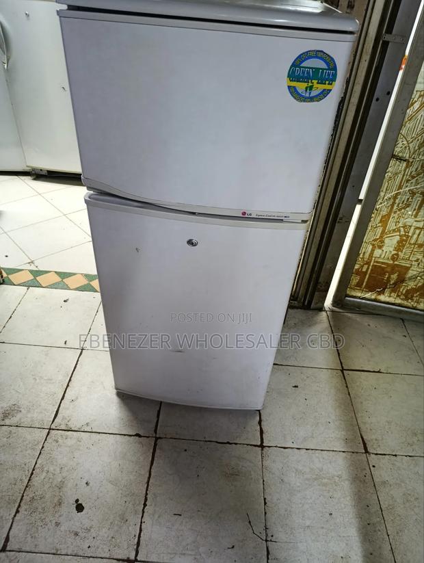 Lg Midium Size Fridge - thumbnail 3