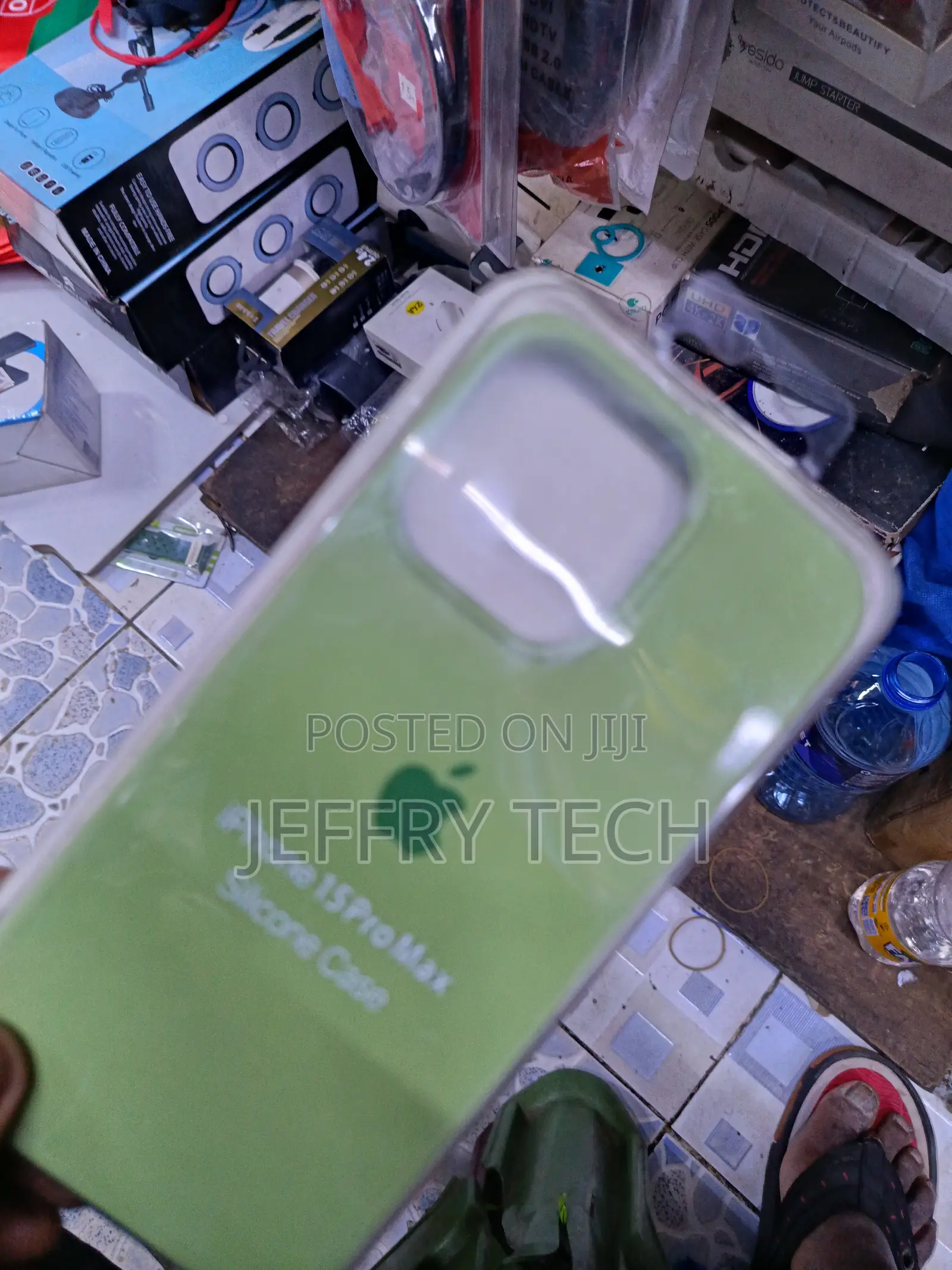 Sunky Phone 15 Pro Max Microfiber Liquid Silicone Case -Green