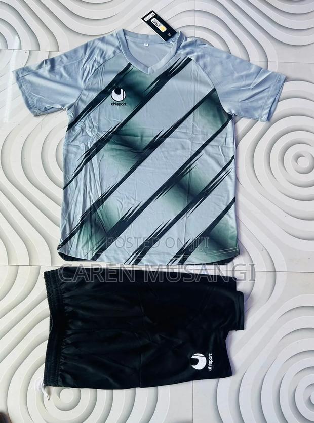Classic Sports Set With a Bold Modern Touch.