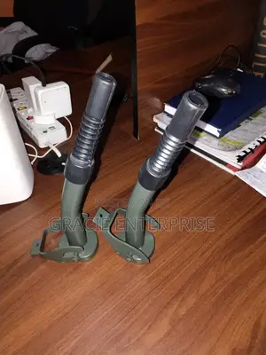 Green Metal Pouring Nozzle/ Spout