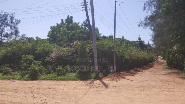 Prime 1⁄4 Acre Plot for Sale – Diani South Coast - thumbnail 2