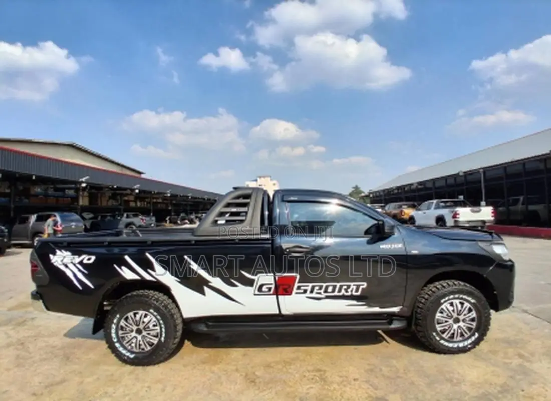 Toyota Hilux 2019 Black