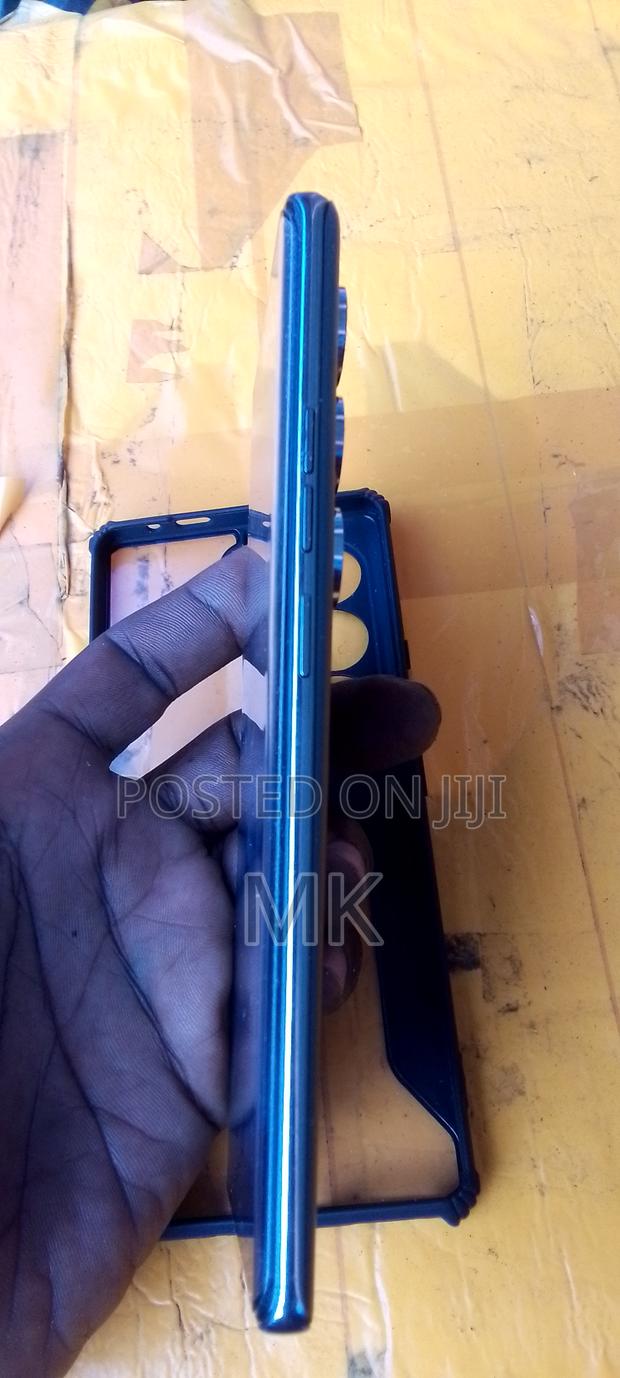 Tecno Camon 40 256 GB Silver - thumbnail 3