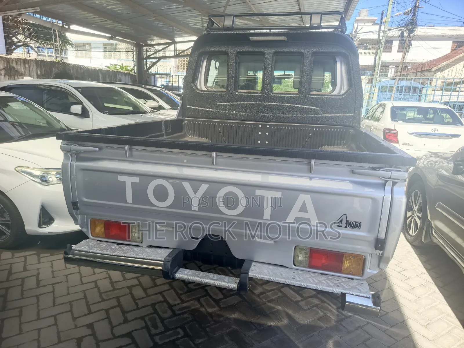 Toyota Hilux 2018 White