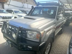 Toyota Hilux 2018 White