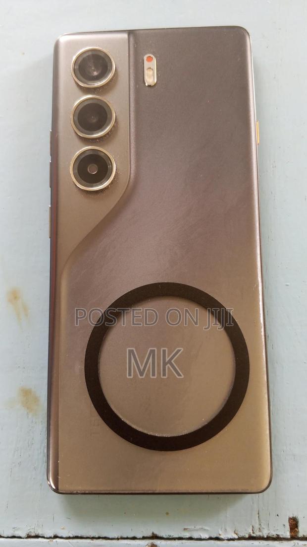 Tecno Camon 40 256 GB Silver - thumbnail 6