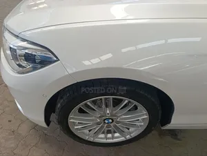 BMW 118i 2019 Pearl