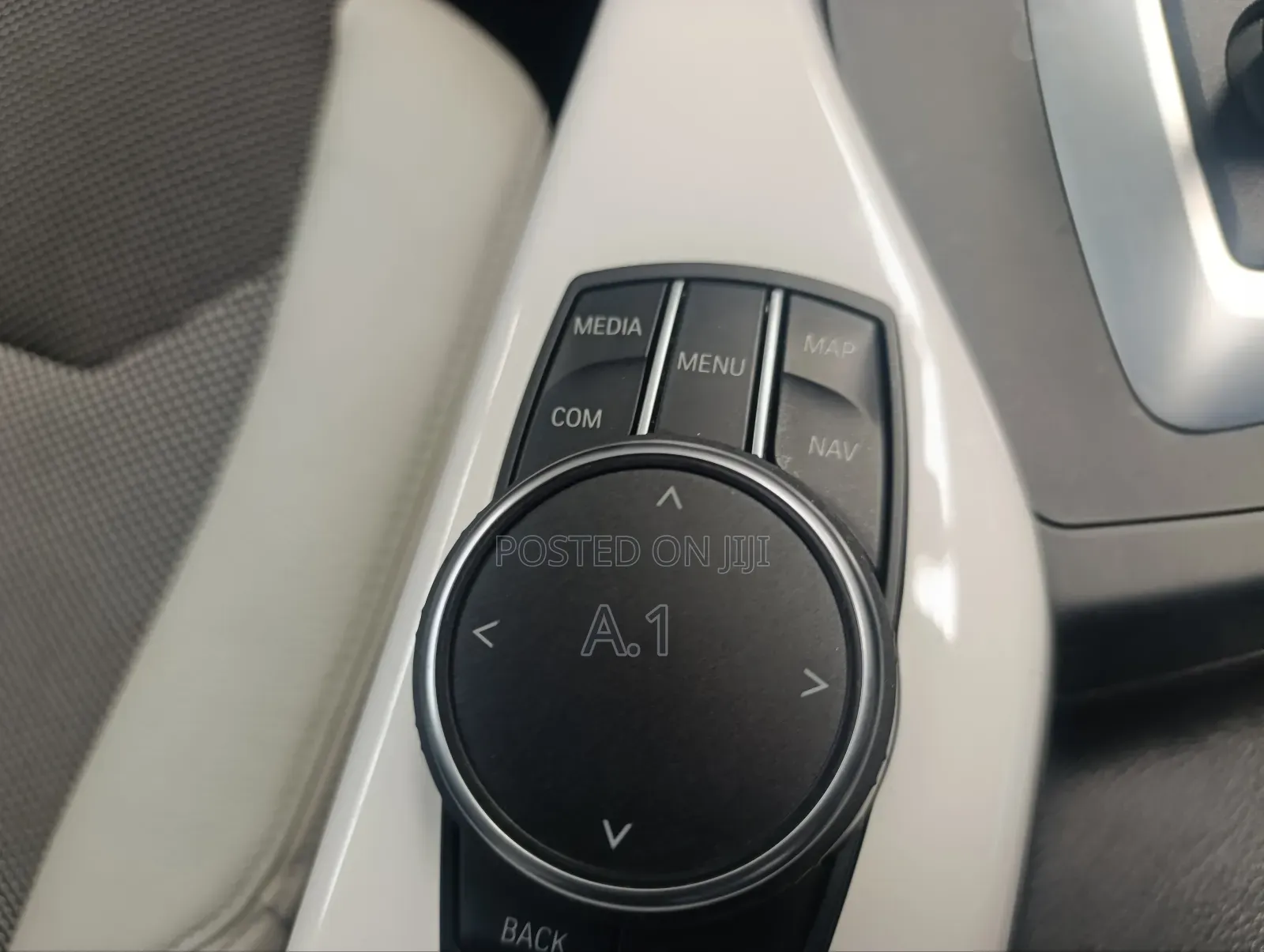 BMW 118i 2019 Pearl