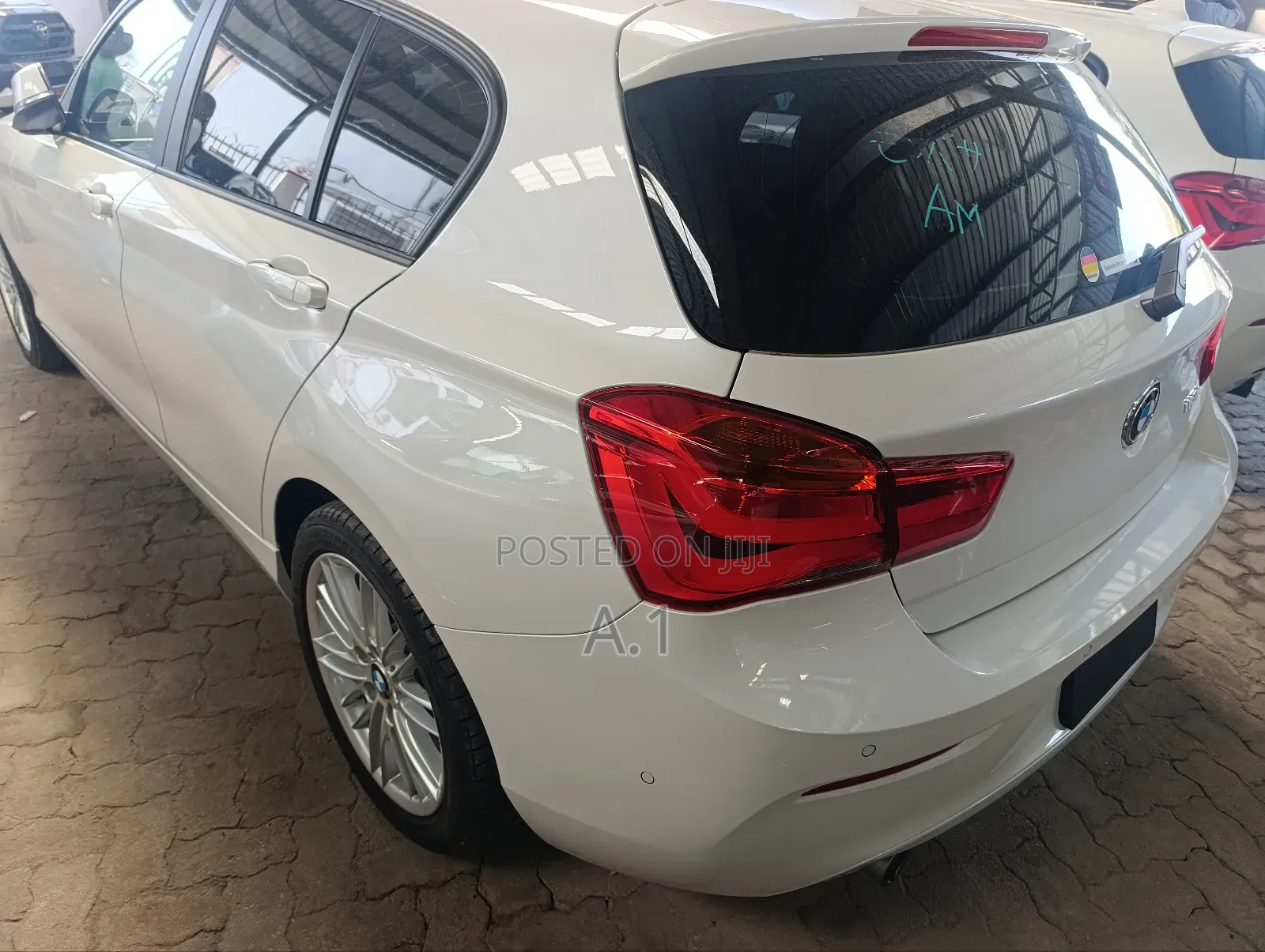 BMW 118i 2019 Pearl