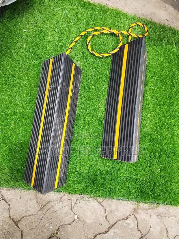 Double Wheel Chocks - thumbnail 2