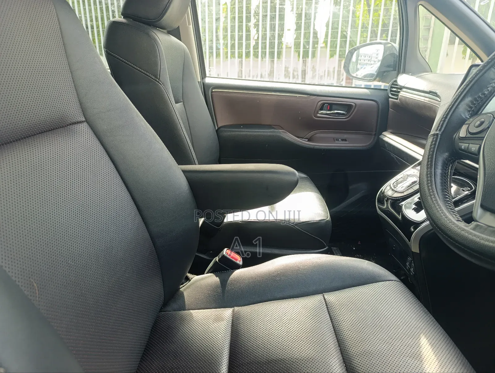 Toyota Esquire 2018 Matt Black