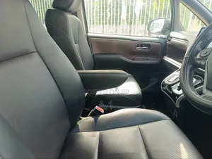 Toyota Esquire 2018 Matt Black