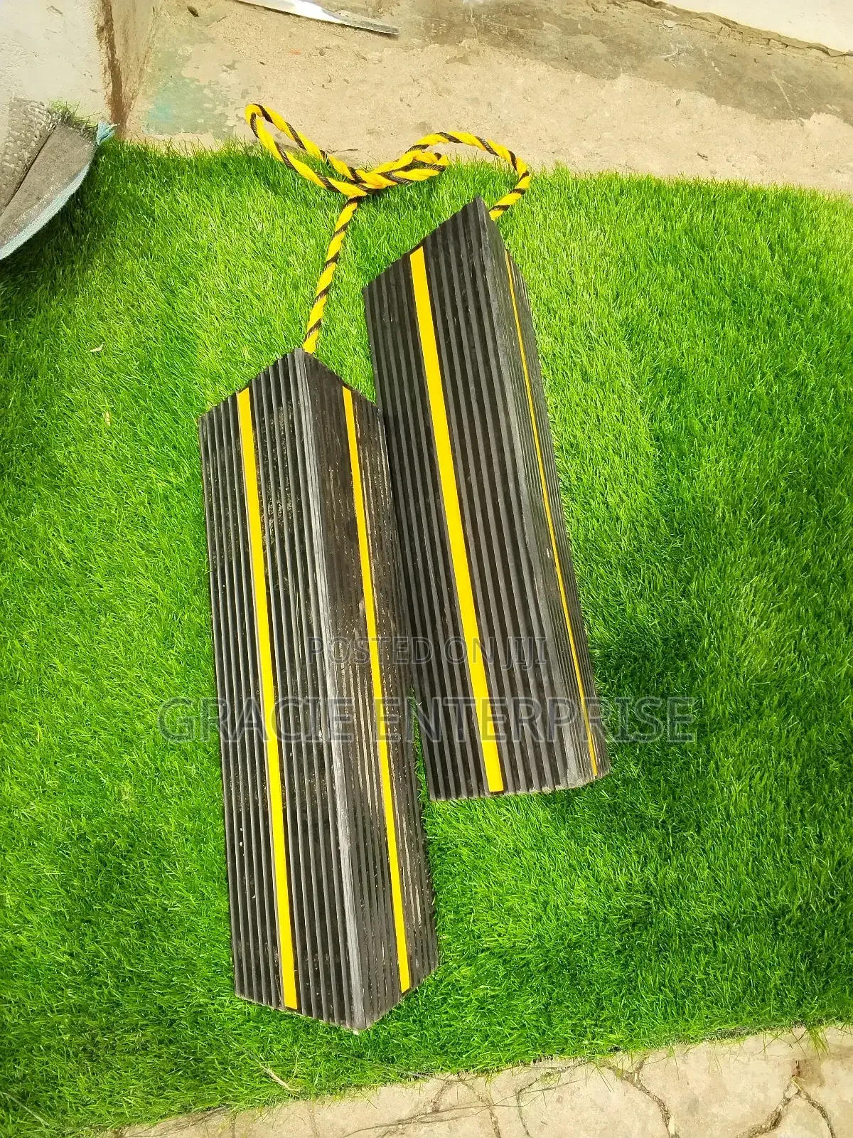 Rubber Reflective Wheel Rope Chocks
