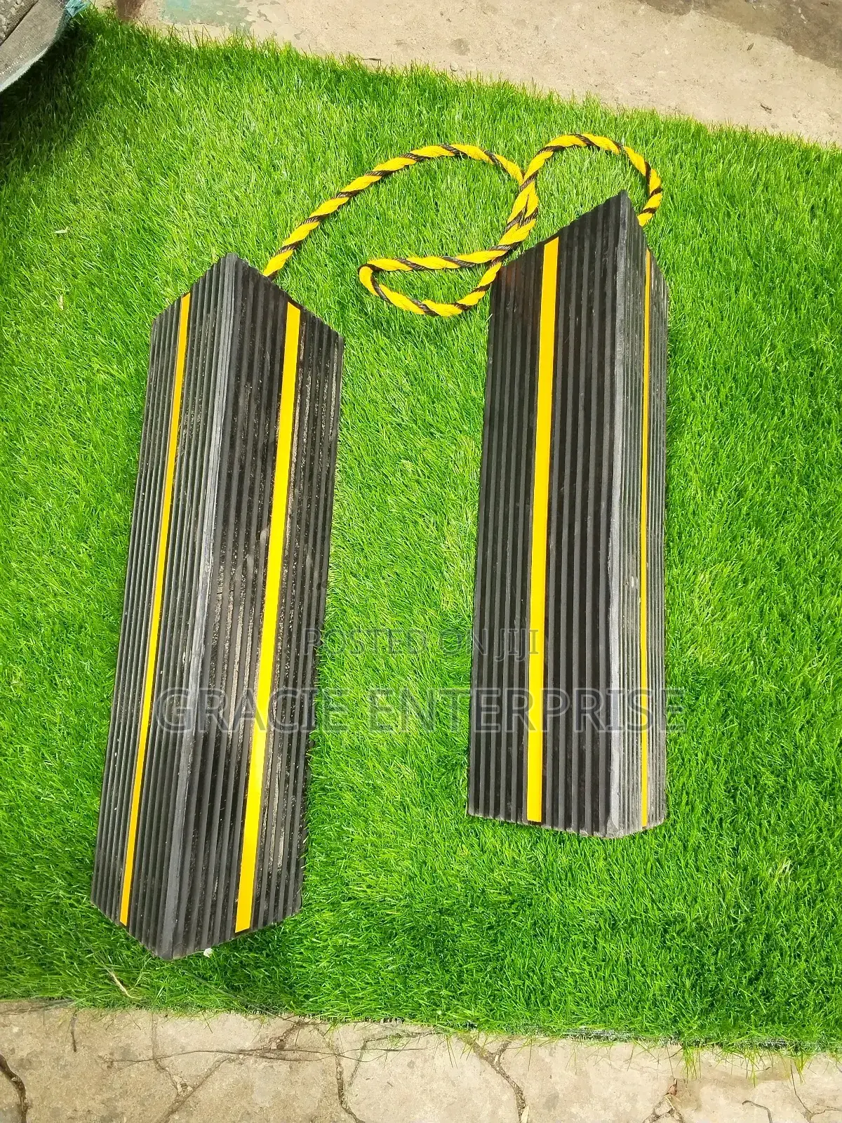 Rubber Reflective Wheel Rope Chocks