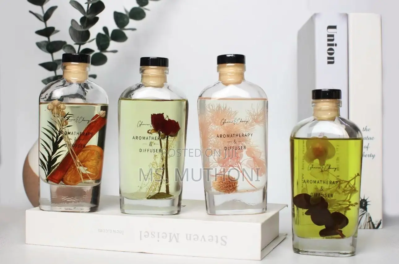 Stylish Decorative Aroma Diffuser Set (200 Ml )