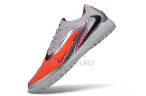 Putellas Phantom Gx Astro Football Trainers