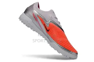 Putellas Phantom Gx Astro Football Trainers