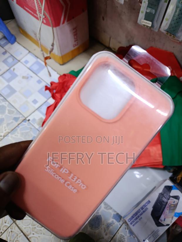 Hitomi iPhone 13 Pro Liquid Silicone Case With Cloth Lining -Orange - thumbnail 3