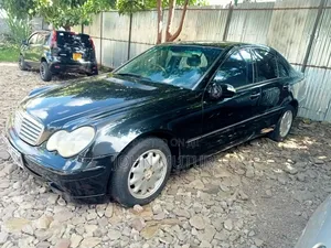 Mercedes-Benz C200 2003 Black