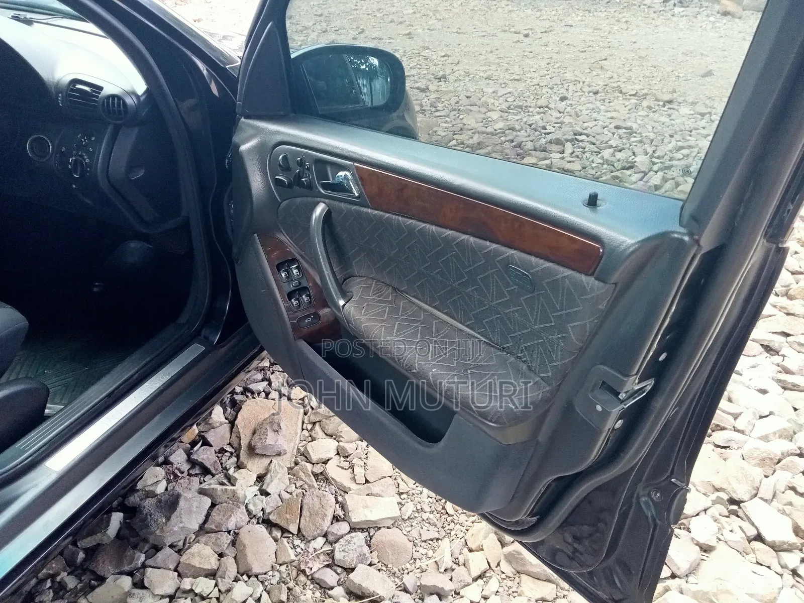 Mercedes-Benz C200 2003 Black