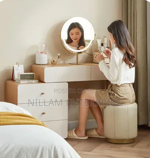 Extendable Dressing Table/Study Desk*