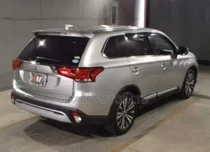 Mitsubishi Outlander 2019 Silver