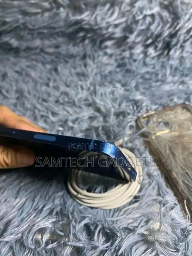 Apple iPhone 13 128 GB Blue - thumbnail 4