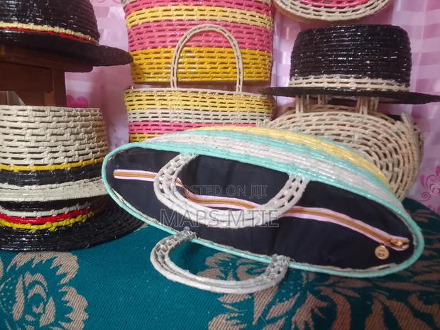 Classy Palm Handbag - thumbnail 4