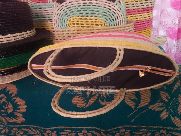 Classy Palm Handbag - thumbnail 5