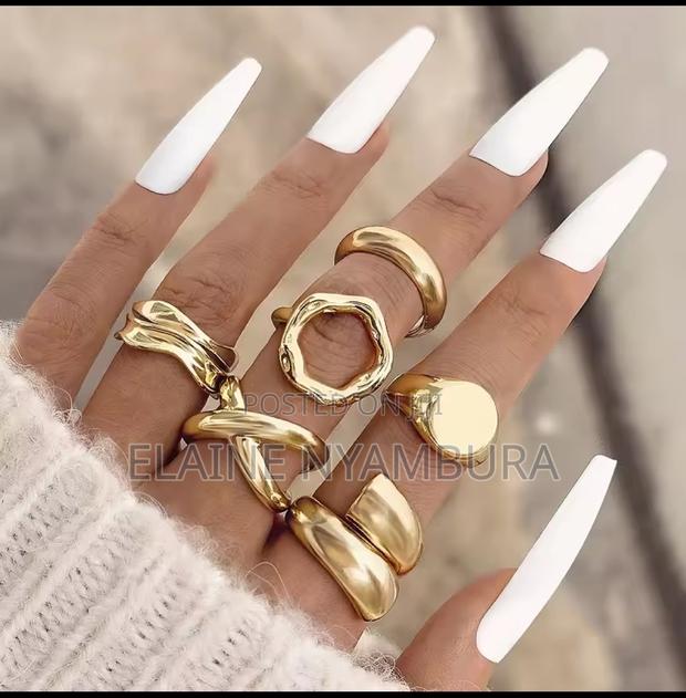 Unique and Affordable Accessories - thumbnail 9