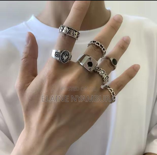 Unique and Affordable Accessories - thumbnail 10