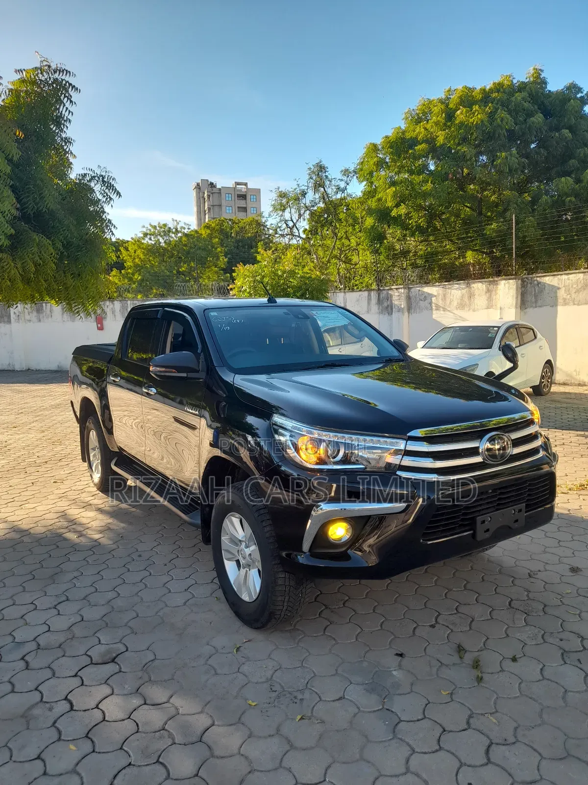 Toyota Hilux Revo Double Cab Deisel 2.4 AWD 2019 Black