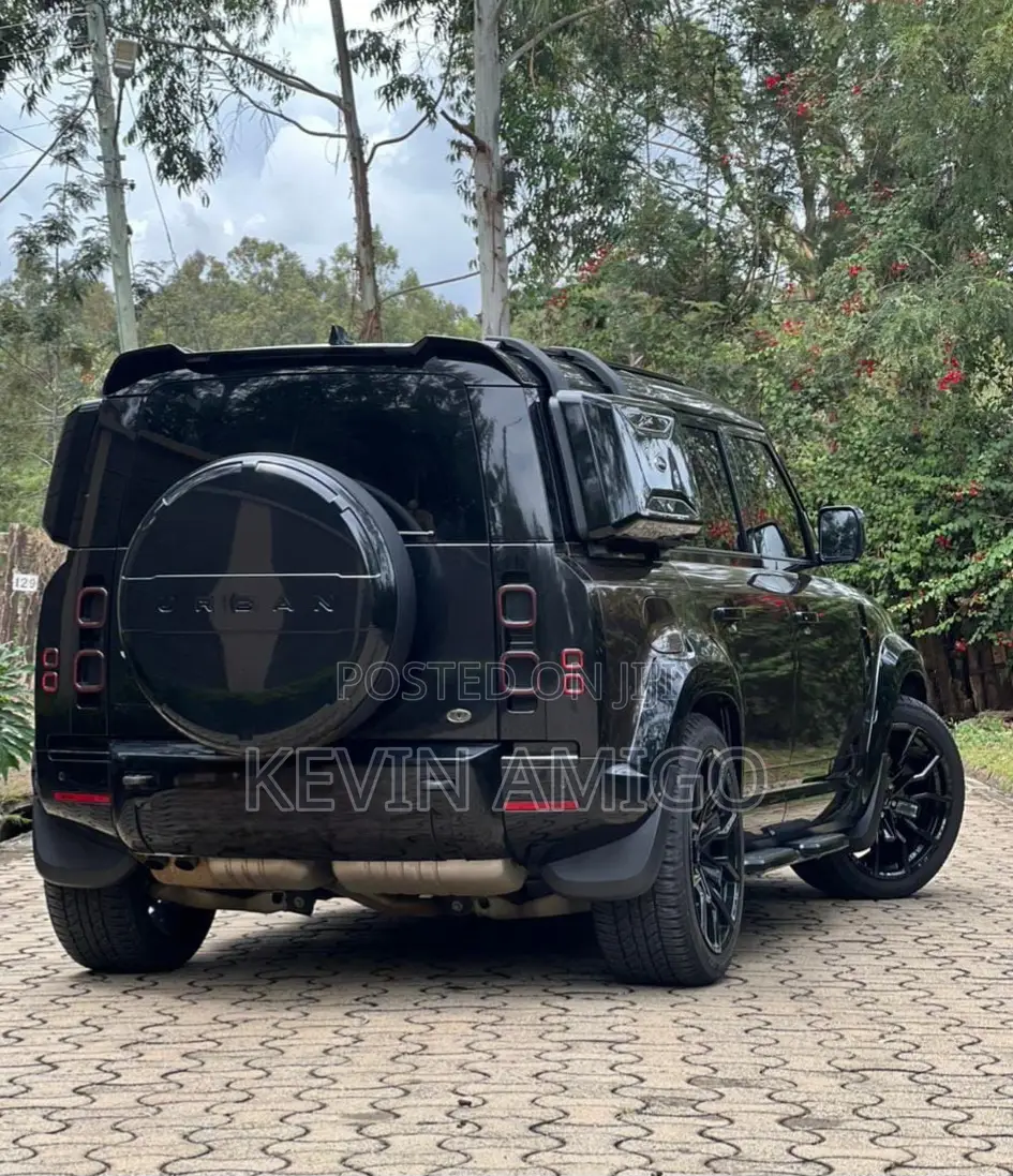 Land Rover Defender 2022 Black