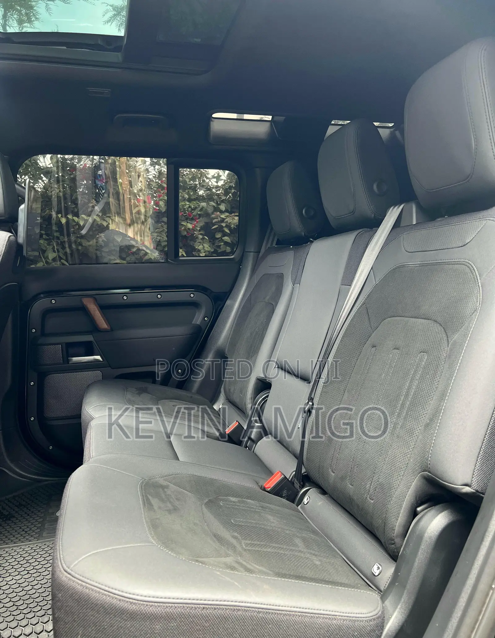 Land Rover Defender 2022 Black