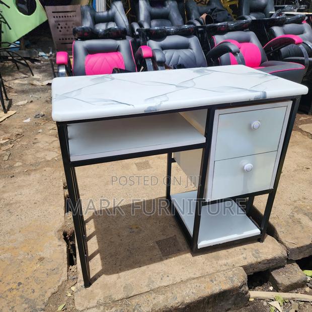Manicure Table With Black Color