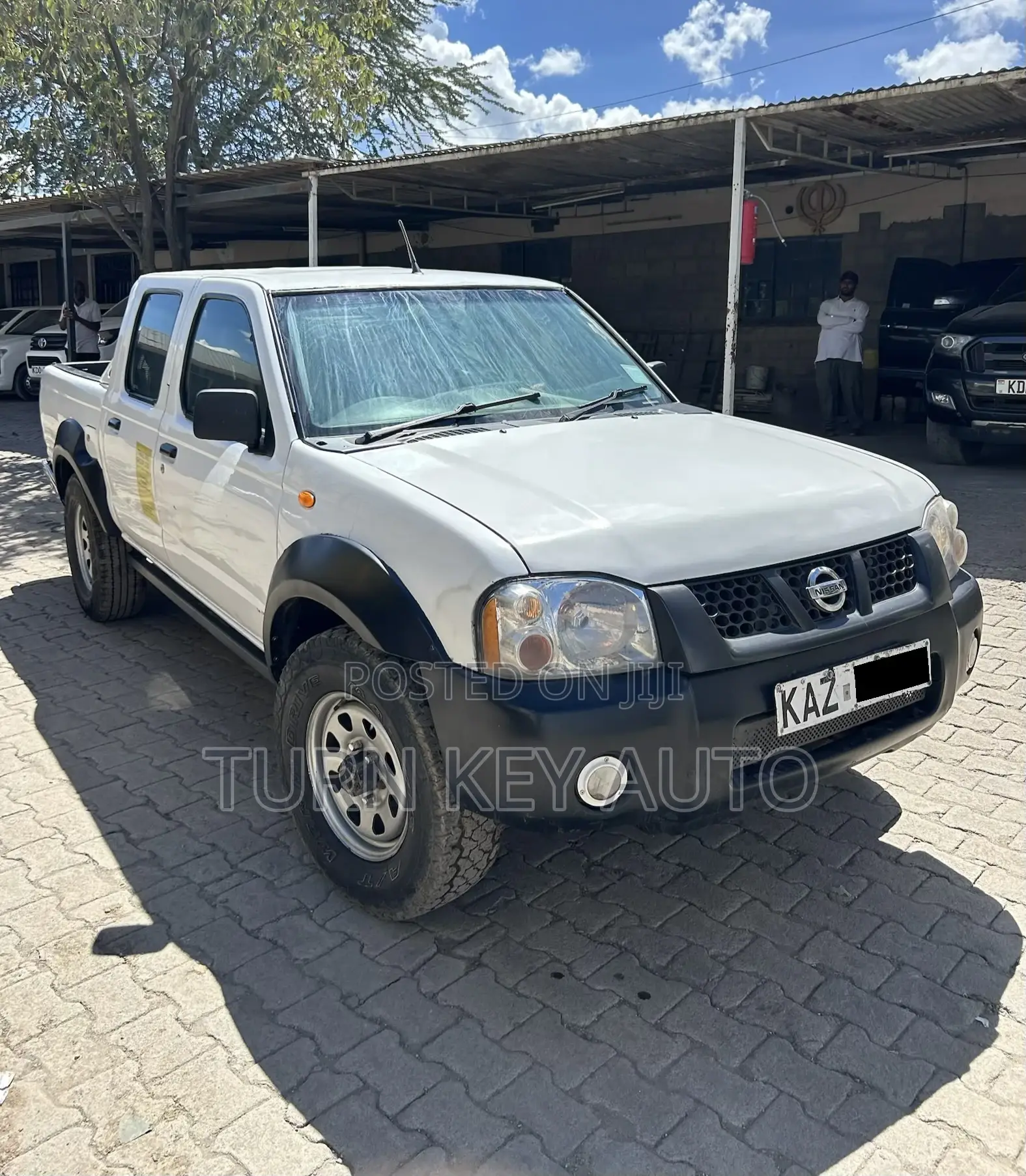 Nissan Hardbody 2007 White