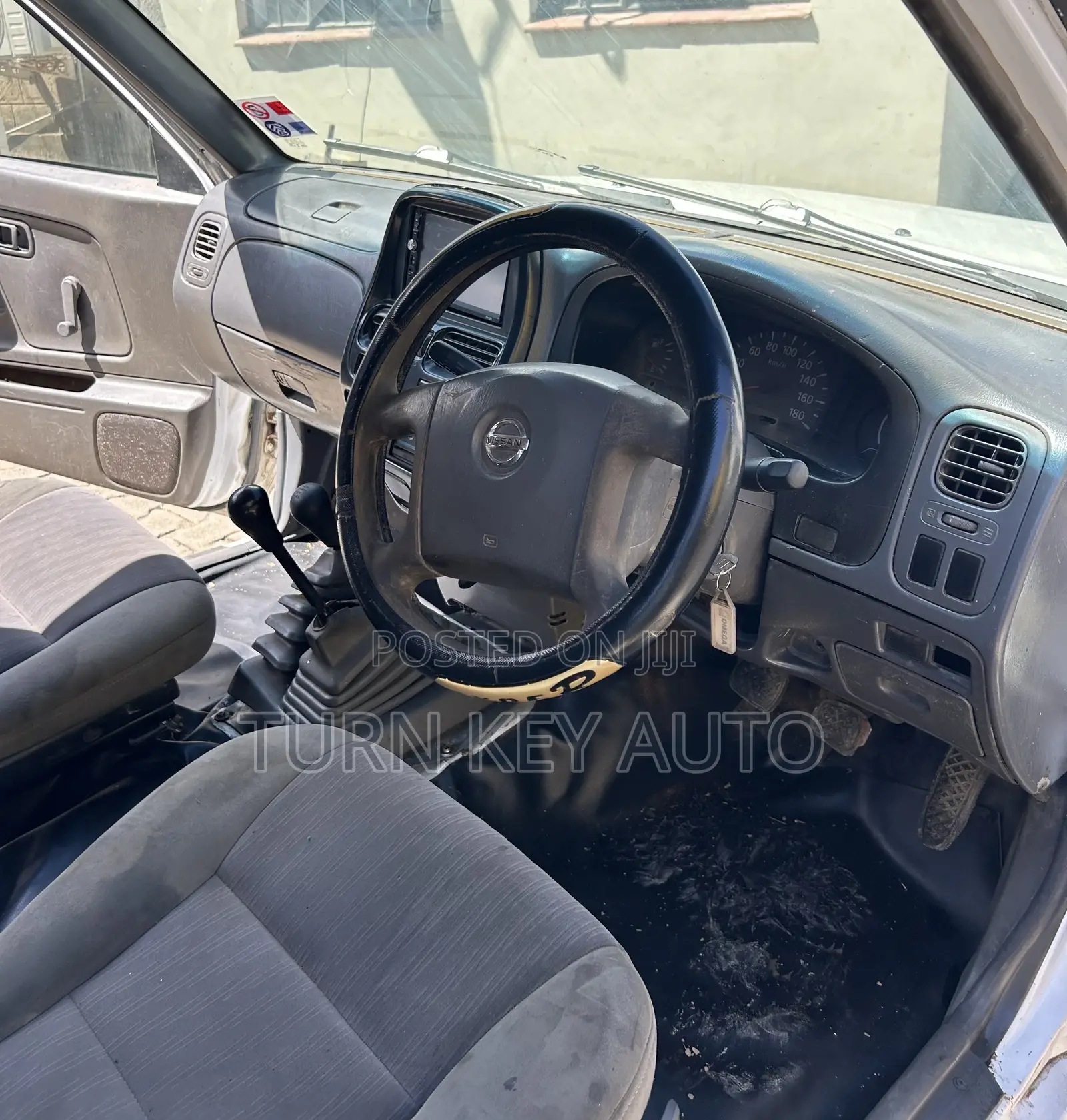 Nissan Hardbody 2007 White