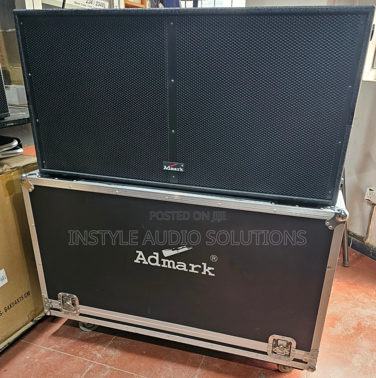 Admark 1600w Double Bass Passive Speaker With Mobile Flight Case