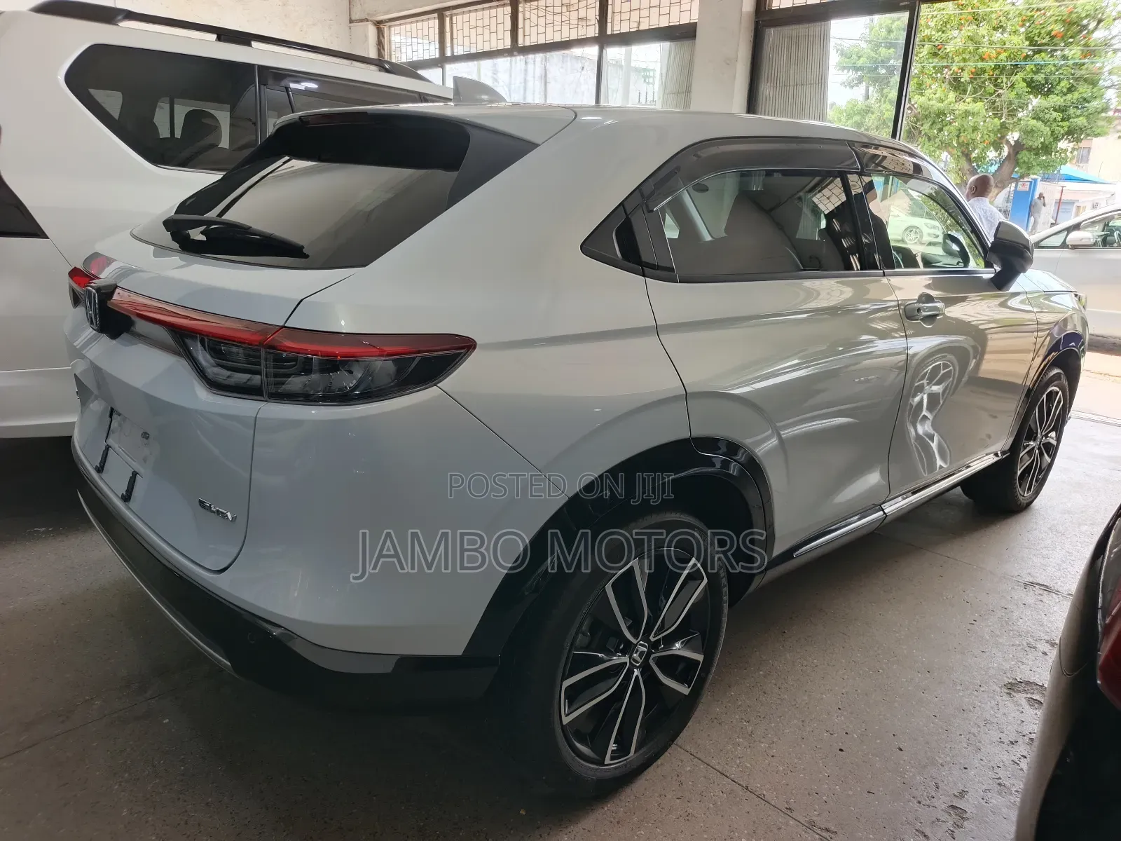 Honda Vezel 1.5 Hybrid 2WD 2021 White