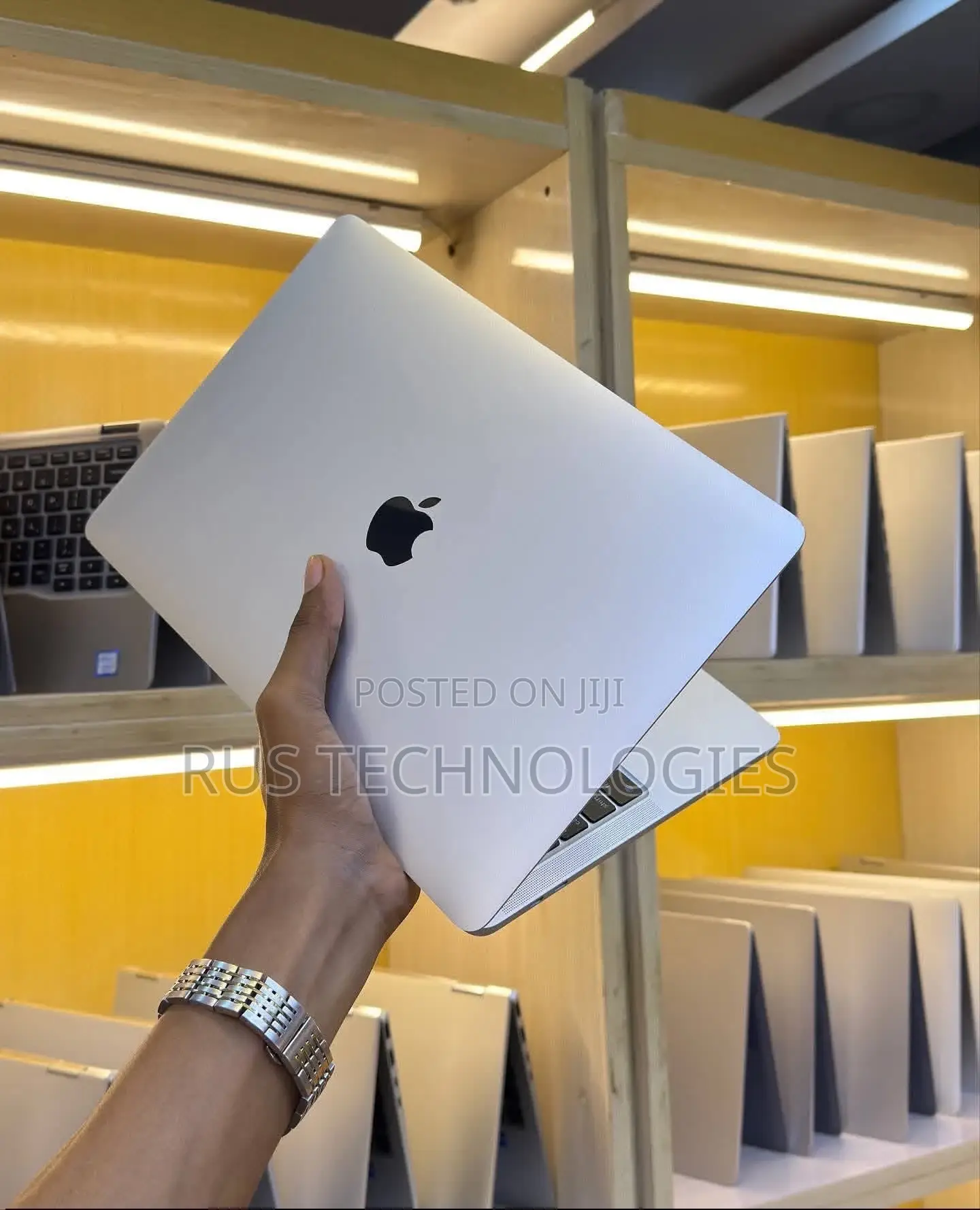 Laptop Apple MacBook Pro 2020 M1 8GB Apple M1 Pro SSD 256GB