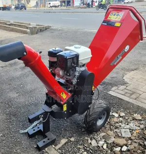 Heavy-Duty Wood Chipper