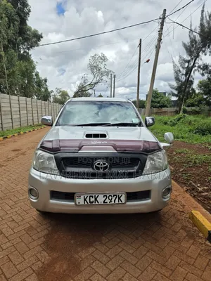 Toyota Hilux 2010 Silver
